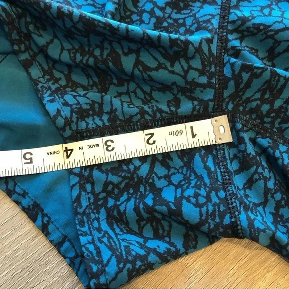 Lululemon Tracker Short blue size 4 - Picture 5 of 7